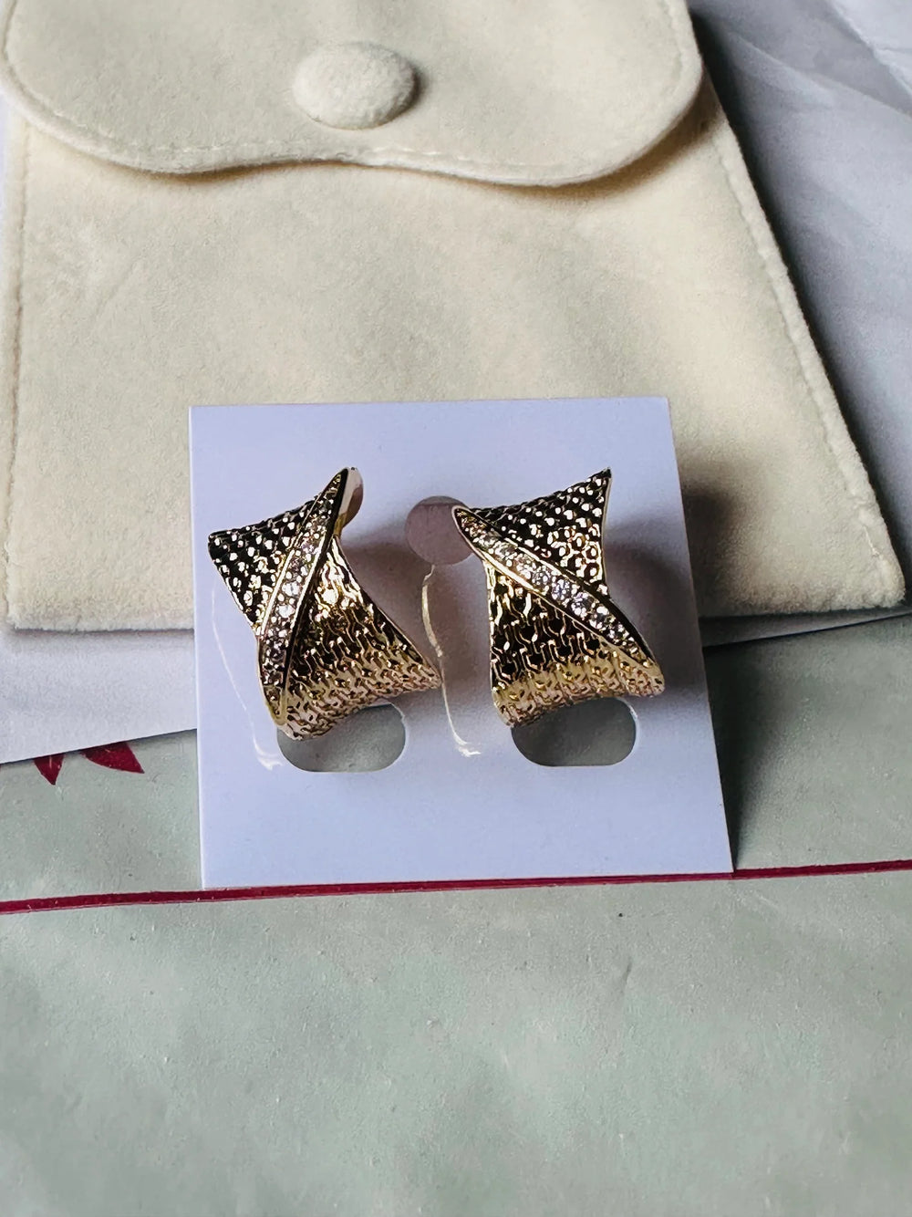 The Sculptural Twist Hoop