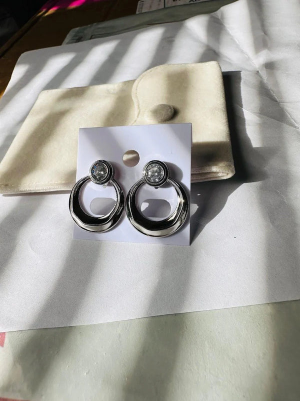 The Luna Solitaire Hoop