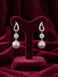 The Aurora Pearl & Solitaire Drop