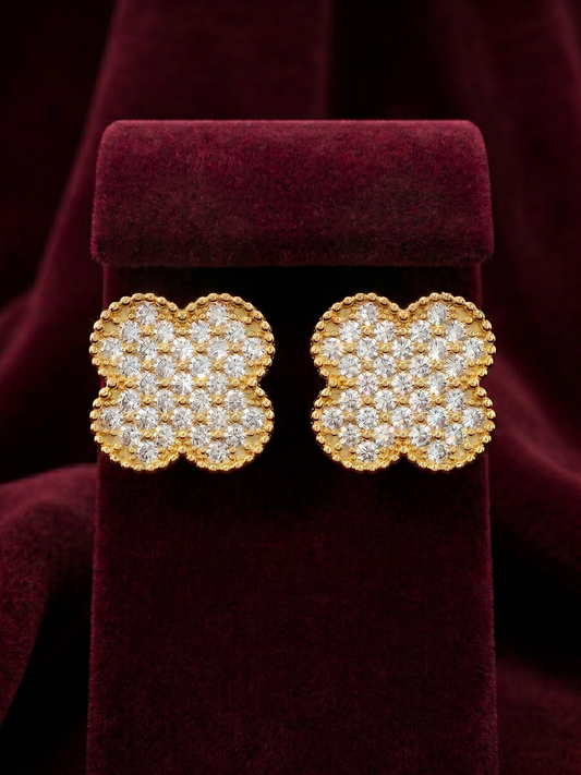 The Textured Clover Stud