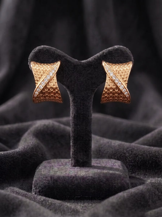 The Sculptural Twist Hoop