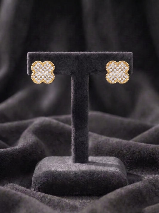 The Textured Clover Stud
