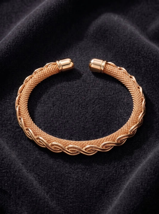 The Twisted Mesh Cuff
